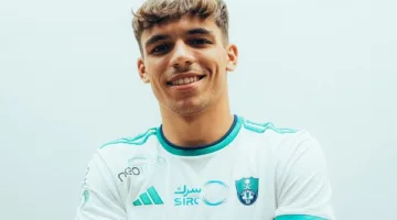 نجم الأهلي السعودي يقترب من الانتقال إلى بورتو