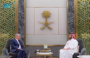 ولي العهد السعودي يستقبل نائب رئيس دولة فلسطين