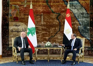 الرئيس السيسي يرحب بنظيره اللبناني في قصر الاتحادية الرئيس السيسي يرحب بنظيره اللبناني في قصر الاتحادية