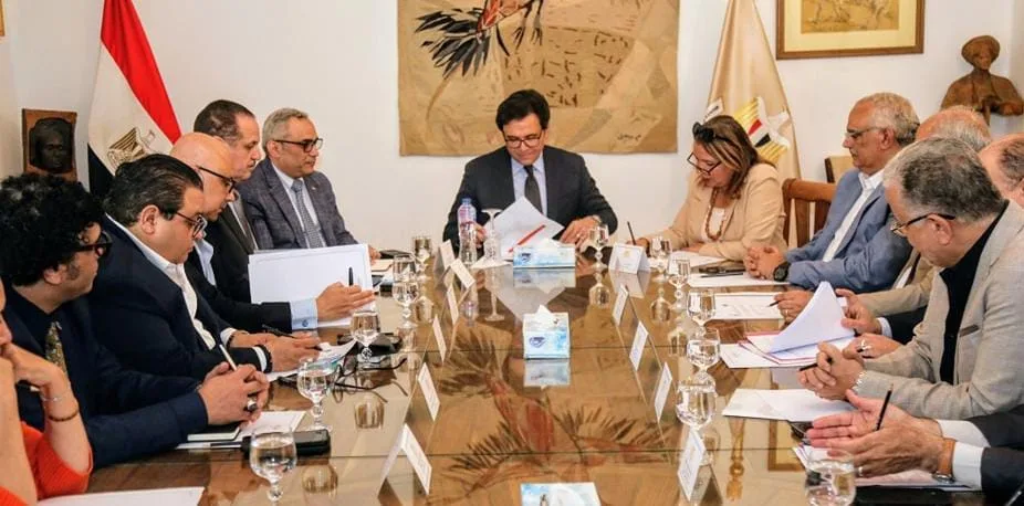 وزير الثقافة: نهدف إلى إنشاء بنية تحتية ثقافية تناسب المصريين وزير الثقافة: نهدف إلى إنشاء بنية تحتية ثقافية تناسب المصريين