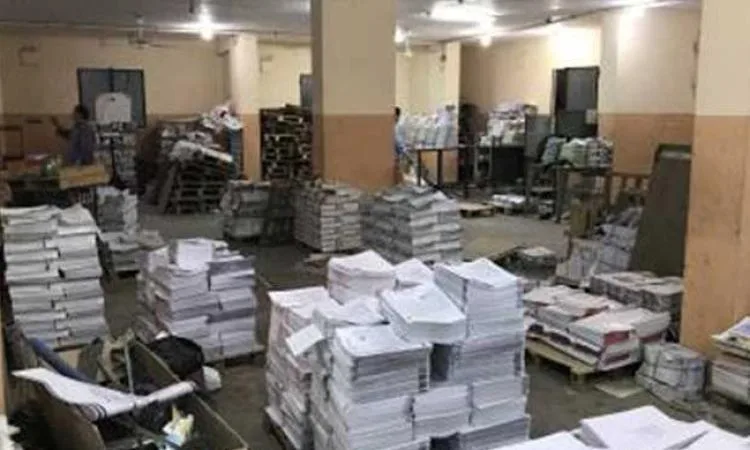 Managers of a printing house apprehended for printing commercial materials without authorization from rights holders.