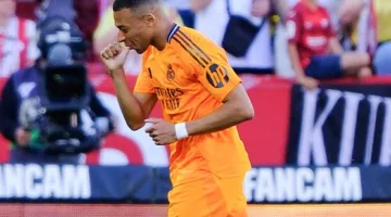 ريال مدريد يتغلب على إشبيلية الناقص بهدفين دون رد
