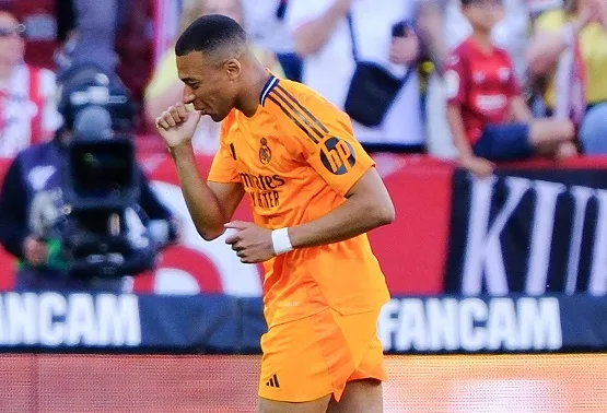 ريال مدريد يتغلب على إشبيلية الناقص بهدفين دون رد ريال مدريد يتغلب على إشبيلية الناقص بهدفين دون رد