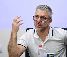 إبعاد بابافاسيليو عن تدريب فريق غزل المحلة