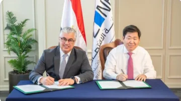 رئيس هيئة قناة السويس الاقتصادية يوقع اتفاقية لإنشاء شركة للأقمشة الزخرفية باستثمار قدره 17 مليون دولار