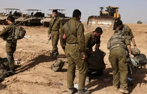 اشتباك حاد بين جنود الاحتلال الإسرائيلي في غزة اشتباك حاد بين جنود الاحتلال الإسرائيلي في غزة