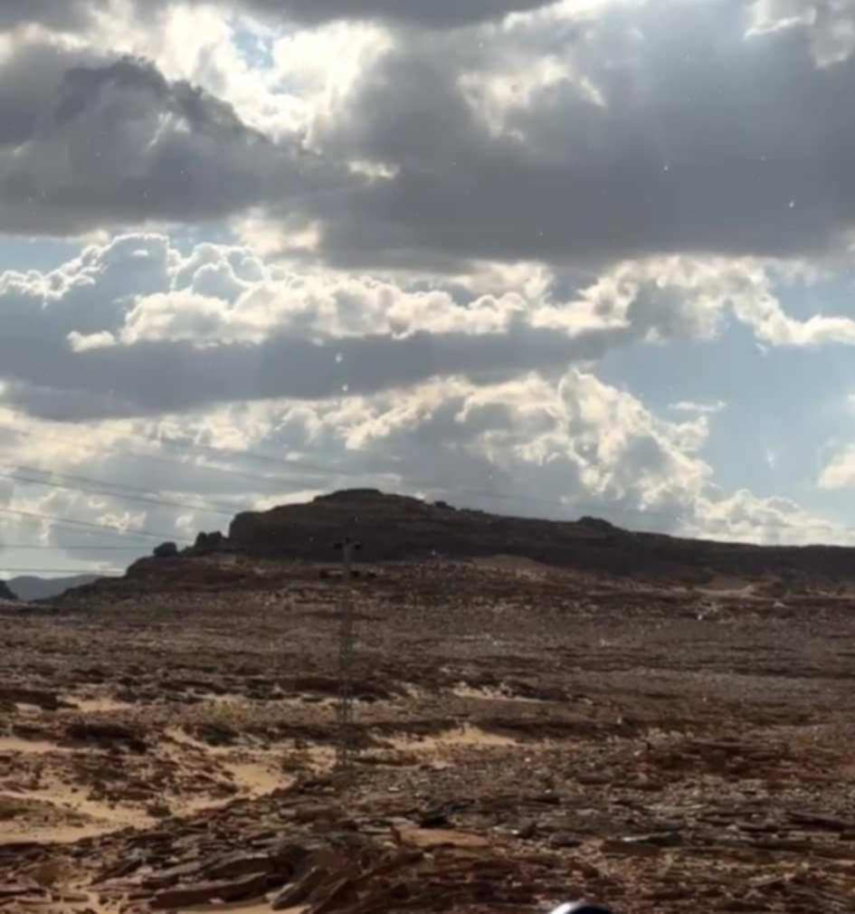 سقوط أمطار بوادي سعال بمدينة سانت كاترين في جنوب سيناء
