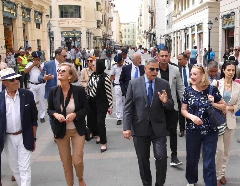 محافظ الإسكندرية وسفيرة الاتحاد الأوروبي يستعرضان مشروع تجديد شارع النبي دانيال التاريخي محافظ الإسكندرية وسفيرة الاتحاد الأوروبي يستعرضان مشروع تجديد شارع النبي دانيال التاريخي