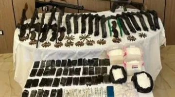 مقتل فرد من عصابة واعتقال آخرين خلال عملية مداهمة لمركز إجرامي في أسيوط