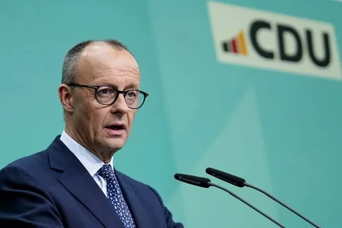 ميرتس: أربعة زعماء أوروبيين يتواصلون مع ترامب قبل حديثه مع بوتين ميرتس: أربعة زعماء أوروبيين يتواصلون مع ترامب قبل حديثه مع بوتين