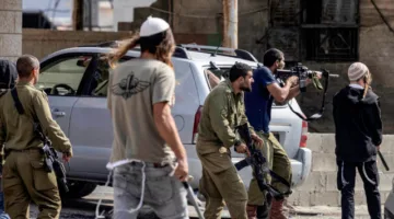 اعتداءات المستوطنين الإسرائيليين تؤدي إلى تهجير الفلسطينيين من مجتمع بدوي في الضفة الغربية