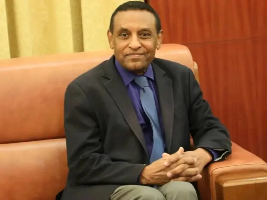 من هو كامل الطيب إدريس، رئيس وزراء السودان الجديد؟ من هو كامل الطيب إدريس، رئيس وزراء السودان الجديد؟
