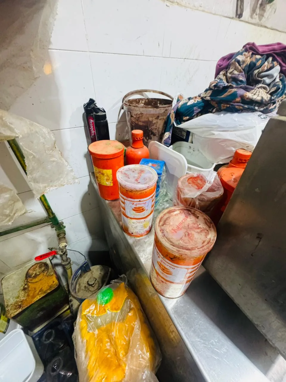 confiscation of 7 tons of mangoes, strawberries, juices, and ice cream unfit for consumption in Qalyubia confiscation of 7 tons of mangoes, strawberries, juices, and ice cream unfit for consumption in Qalyubia