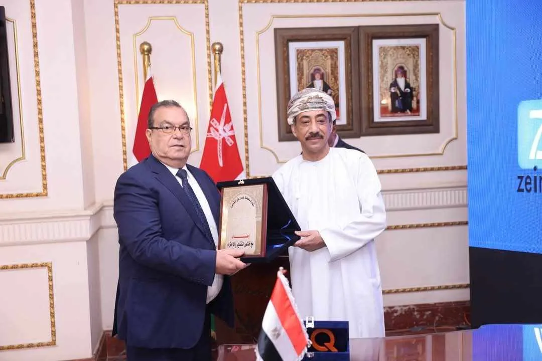 سفير عمان في القاهرة يشرف على توقيع اتفاقية استثمار بين عمان ومصر سفير عمان في القاهرة يشرف على توقيع اتفاقية استثمار بين عمان ومصر