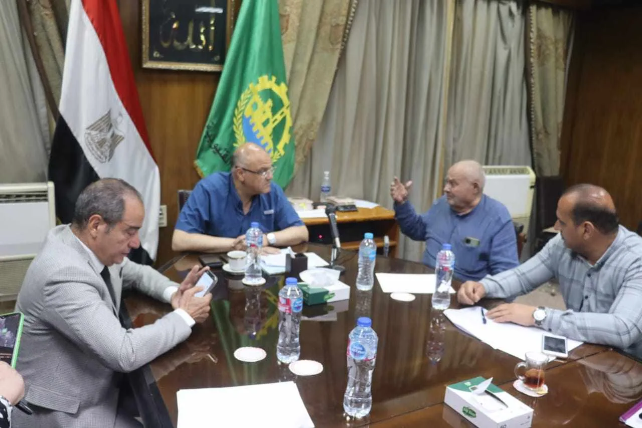 محافظ القليوبية ينظم اجتماعه الأسبوعي لمعالجة شكاوى وطلبات المواطنين محافظ القليوبية ينظم اجتماعه الأسبوعي لمعالجة شكاوى وطلبات المواطنين