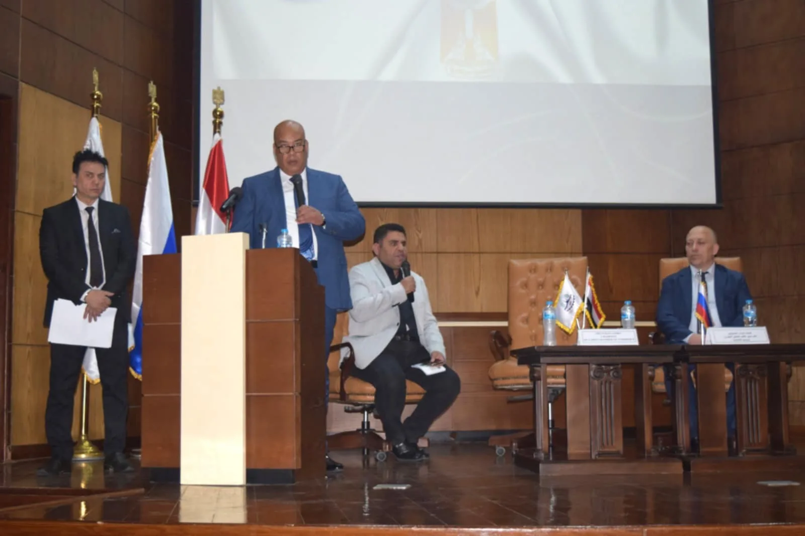 غرفة القاهرة تعقد منتدى اقتصادي مصري روسي لاستكشاف سبل تعزيز التبادل التجاري والاستثمار المشترك غرفة القاهرة تعقد منتدى اقتصادي مصري روسي لاستكشاف سبل تعزيز التبادل التجاري والاستثمار المشترك