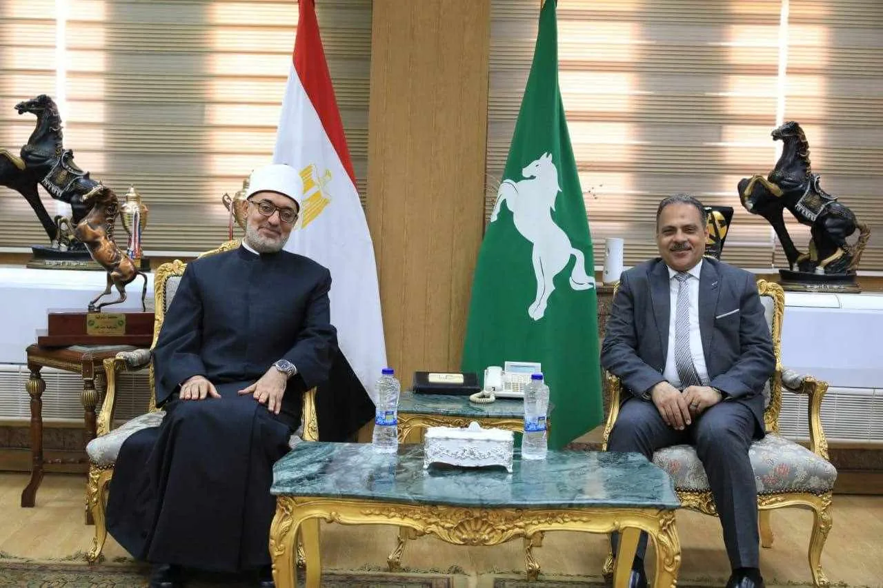 مفتي الجمهورية يتابع مع محافظ الشرقية الإجراءات اللازمة لإنشاء فرع دار الإفتاء في المحافظة مفتي الجمهورية يتابع مع محافظ الشرقية الإجراءات اللازمة لإنشاء فرع دار الإفتاء في المحافظة