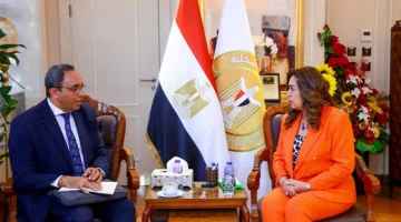 وزيرة التنمية المحلية تراقب مع محافظ قنا سير تنفيذ مشاريع برنامج تنمية الصعيد واستعدادات عيد الأضحى المبارك