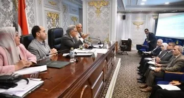 لجنة الإدارة المحلية في البرلمان تستعرض قضية النقل العام في أسوان