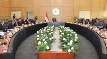 وزير الكهرباء يناقش التحضيرات لمواجهة زيادة الأحمال وارتفاع الطلب على الطاقة خلال فصل الصيف