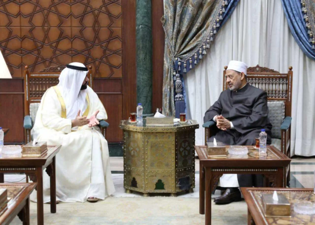 شيخ الأزهر يستقبل ولي عهد الفجيرة لبحث سبل تعزيز منظومة الأسرة ودعم الشباب العربي شيخ الأزهر يستقبل ولي عهد الفجيرة لبحث سبل تعزيز منظومة الأسرة ودعم الشباب العربي