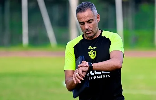تأجيل القرار.. جوميز يتقدم بشكوى ضد الزمالك للفيفا بشأن حقوقه المالية تأجيل القرار.. جوميز يتقدم بشكوى ضد الزمالك للفيفا بشأن حقوقه المالية