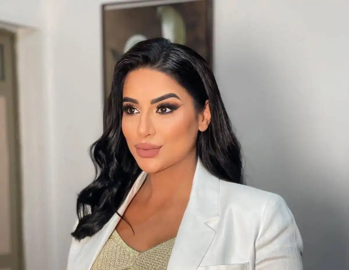 خلافات بسبب نفقات الإبن.. تفاصيل مشاجرة الفنانة جوري بكر وطليقها داخل كمبوند بأكتوبر