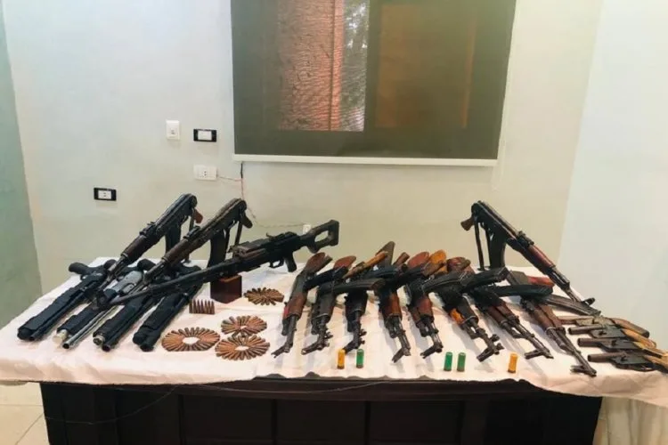 الداخلية تحقق في 417 قضية مخدرات وضبط 231 قطعة سلاح خلال حملاتها خلال يوم واحد الداخلية تحقق في 417 قضية مخدرات وضبط 231 قطعة سلاح خلال حملاتها خلال يوم واحد