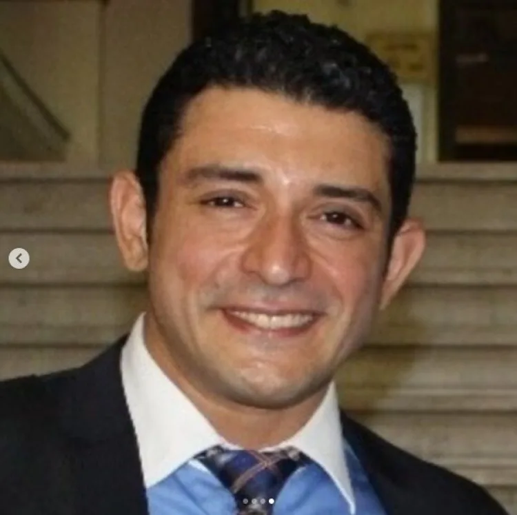 أسرة أحمد الدجوي تستلم جثمانه بعد انتهاء الفحص الطبي، وتقوم بتشييع جنازته من مسجد جامعة MSA أسرة أحمد الدجوي تستلم جثمانه بعد انتهاء الفحص الطبي، وتقوم بتشييع جنازته من مسجد جامعة MSA