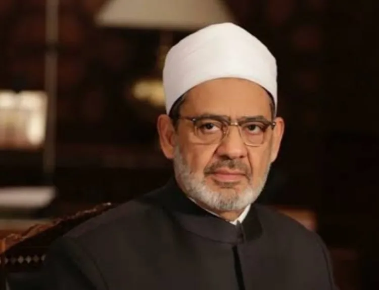 شيخ الأزهر يقدم التعازي للأم الفلسطينية الطبيبة آلاء النجار في فقدان أبنائها التسعة جراء قصف الاحتلال الإسرائيلي الغادر. شيخ الأزهر يقدم التعازي للأم الفلسطينية الطبيبة آلاء النجار في فقدان أبنائها التسعة جراء قصف الاحتلال الإسرائيلي الغادر.