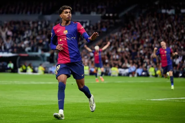 بعد تمديد عقده مع برشلونة.. أهم الأرقام والإنجازات للاعب لامين يامال بعد تمديد عقده مع برشلونة.. أهم الأرقام والإنجازات للاعب لامين يامال