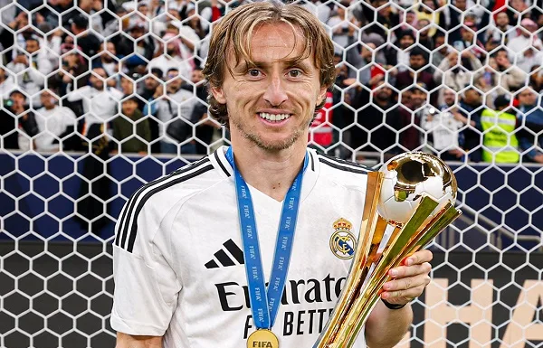 «ابتسموا لأن هذا هو الواقع».. رسالة وداع من لوكا مودريتش بعد مغادرته ريال مدريد «ابتسموا لأن هذا هو الواقع».. رسالة وداع من لوكا مودريتش بعد مغادرته ريال مدريد