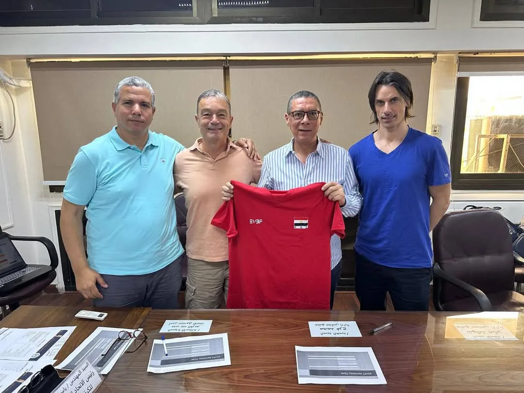 ماركو بونيتا يوقع عقود تدريب منتخب مصر للطائرة
