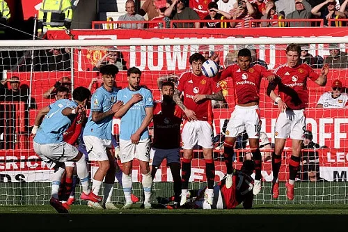 5 أندية تتصارع على 3 تذاكر لدوري الأبطال في نهاية الدوري الإنجليزي 5 أندية تتصارع على 3 تذاكر لدوري الأبطال في نهاية الدوري الإنجليزي