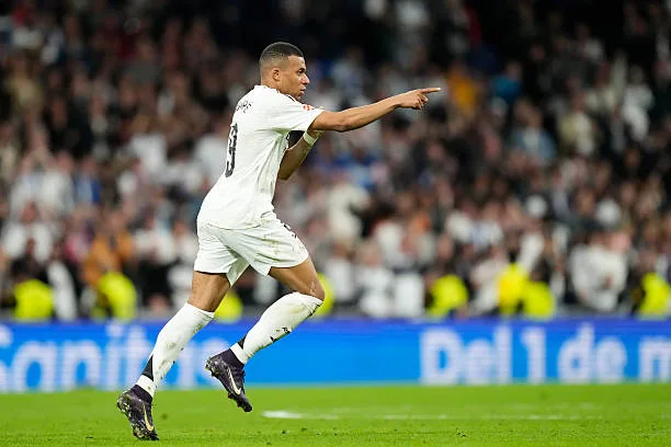 ريال مدريد يحقق عودة قوية أمام مايوركا ويؤجل تتويج الليجا