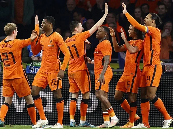 كومان يكشف عن تشكيلة هولندا لتصفيات كأس العالم كومان يكشف عن تشكيلة هولندا لتصفيات كأس العالم