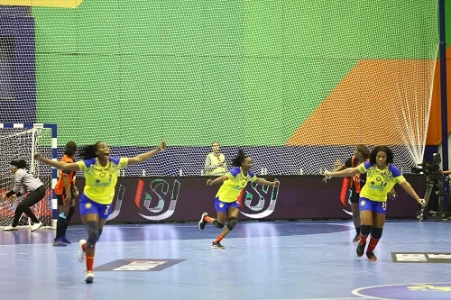 بترو أتلتيكو يتقدم إلى نهائي كأس الكؤوس الإفريقية لكرة اليد للسيدات ويلاقي الأهلي بترو أتلتيكو يتقدم إلى نهائي كأس الكؤوس الإفريقية لكرة اليد للسيدات ويلاقي الأهلي