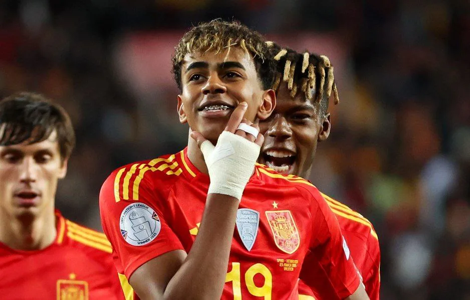 من خلال بوابة فرنسا – يامال أصغر لاعب يسجل هدفين مع منتخب إسبانيا من خلال بوابة فرنسا – يامال أصغر لاعب يسجل هدفين مع منتخب إسبانيا