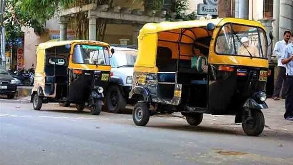 "علقة ساخنة" لسائق توكتوك حاول التحرش بصغير في الهرم