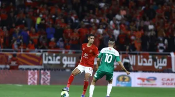 المدافع السابق للنادي الأهلي ينضم مجددًا إلى فريق الرجاء المغربي