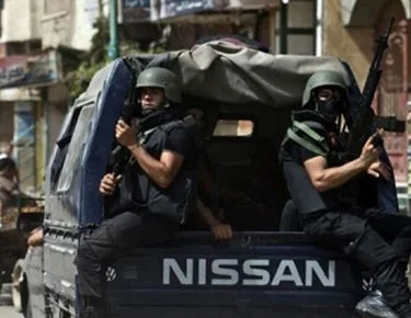 شرطة بني سويف تحل جريمة العثور على جثة رجل مرتبطة بالحبال داخل سيارة شرطة بني سويف تحل جريمة العثور على جثة رجل مرتبطة بالحبال داخل سيارة