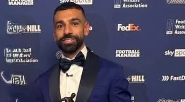 وزير الرياضة يبارك لصلاح حصوله على جائزة أفضل لاعب في الدوري الإنجليزي.