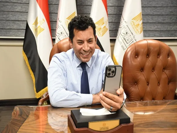 وزير الرياضة يبارك منتخب الشباب بمناسبة تأهلهم للمونديال وزير الرياضة يبارك منتخب الشباب بمناسبة تأهلهم للمونديال