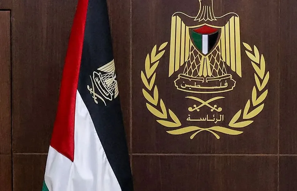الفلسطينيون يرحبون بإعلان ترامب عن رفع العقوبات المفروضة على سوريا الفلسطينيون يرحبون بإعلان ترامب عن رفع العقوبات المفروضة على سوريا
