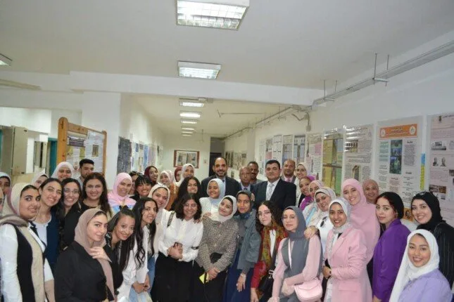 آثار عين شمس تُنظم مسابقة «معرض الملصقات العلمية لطلاب الدراسات العليا»