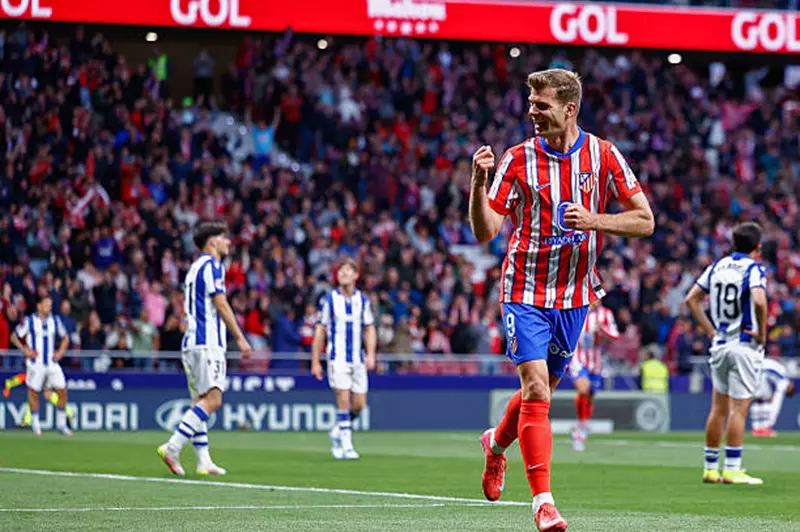 أتلتيكو مدريد يحقق فوزاً كبيراً على ريال بيتيس بأربعة أهداف ويعزز مركزه الثالث في الترتيب أتلتيكو مدريد يحقق فوزاً كبيراً على ريال بيتيس بأربعة أهداف ويعزز مركزه الثالث في الترتيب