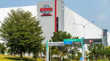 أثمن جهاز في صناعة الرقائق يثير ارتباك كبار المصنعين.. لماذا تتجنب TSMC بينما تراهن عليه إنتل؟