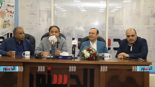 أحمد الشهاوي: عاطف عبيد تأخر بشكل ملحوظ في ظهور أعماله الإبداعية. أحمد الشهاوي: عاطف عبيد تأخر بشكل ملحوظ في ظهور أعماله الإبداعية.