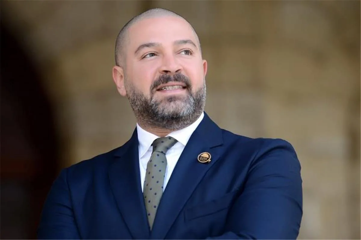 أحمد دياب: نحن جاهزون لدمج الأندية التجارية مع الأندية الجماهيرية.. ووقف النشاط ليس خيارًا مطروحًا أحمد دياب: نحن جاهزون لدمج الأندية التجارية مع الأندية الجماهيرية.. ووقف النشاط ليس خيارًا مطروحًا