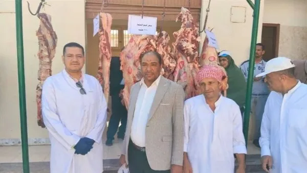 أخبار الوادي الجديد: تخفيض أسعار اللحوم بسوق اليوم الواحد.. ومركز تعليم الكبار بالجامعة يحارب الأمية